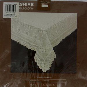 Cheshire lace rectangular tablecloth, polyester